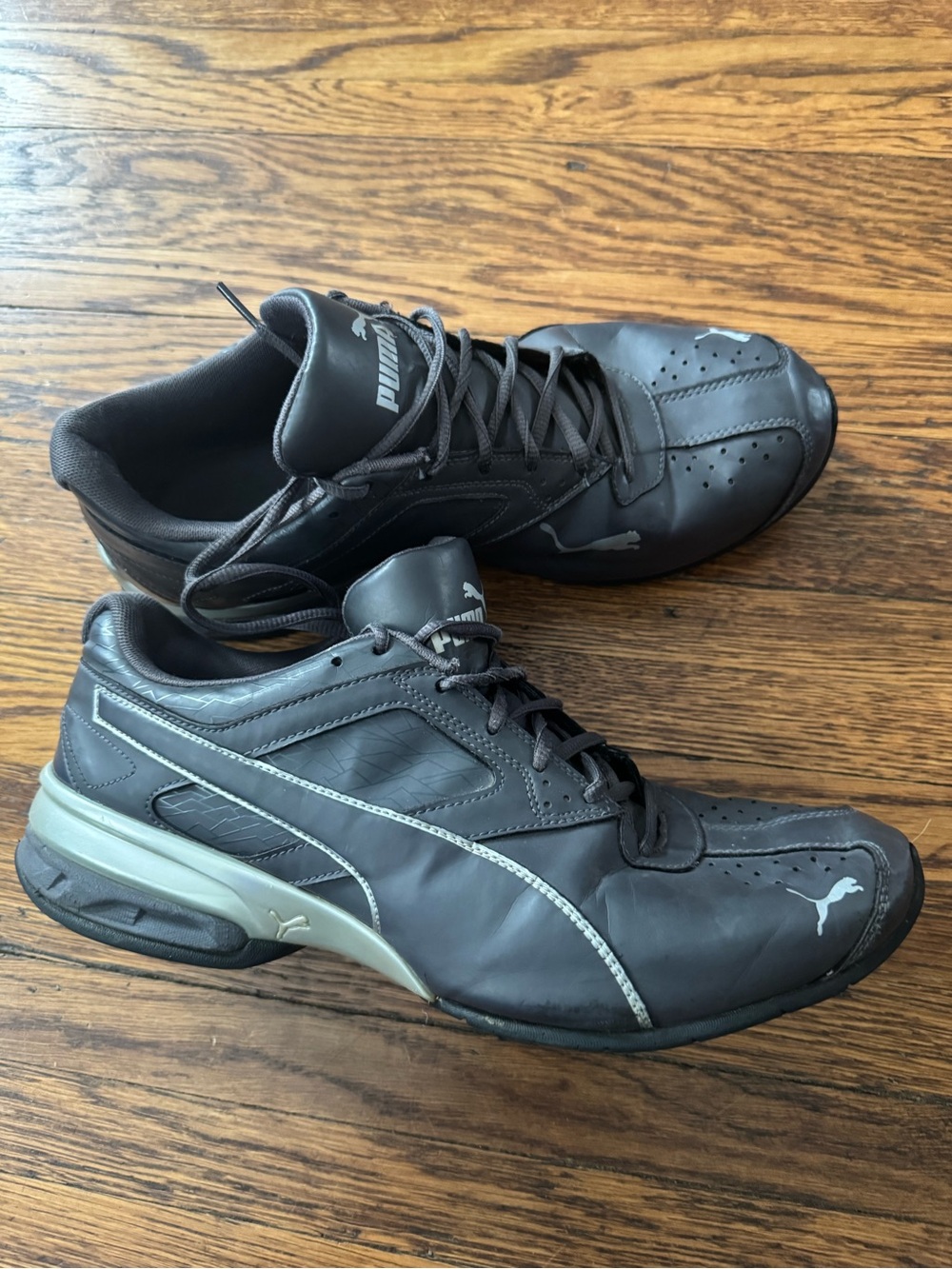 Puma Men's Black and Gray Athletic Sneakers